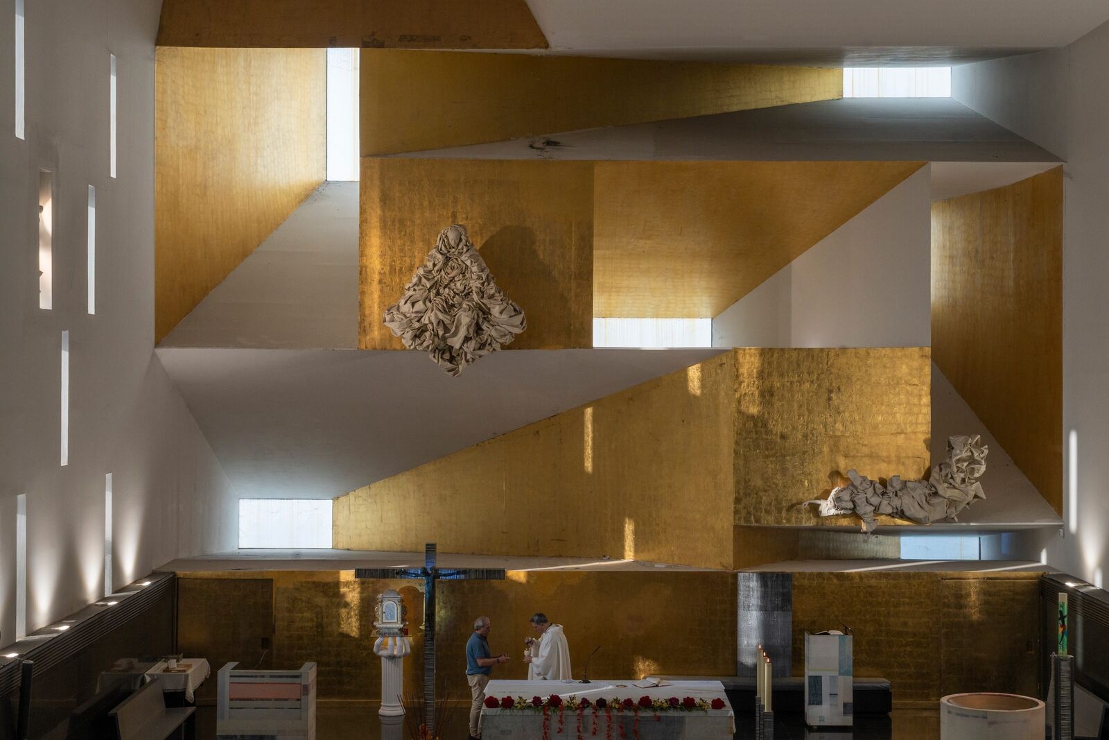 Parroquia Santa Mónica, fotografía 14 — Luis Díaz Gil