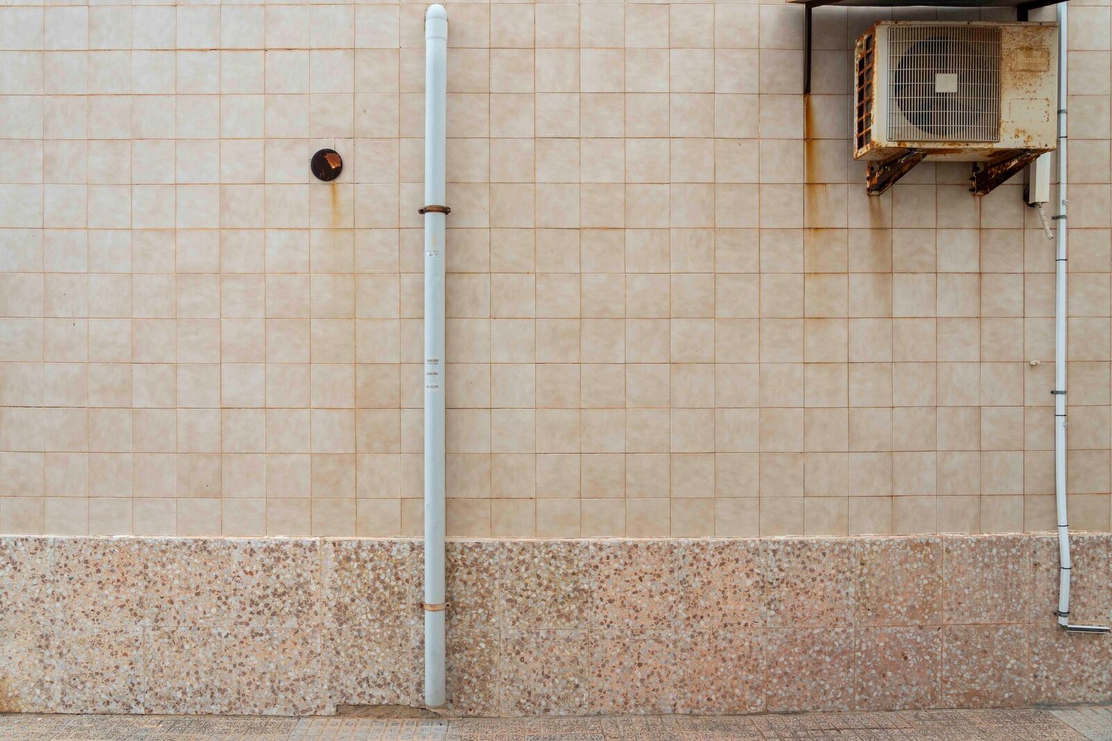 Piel de azulejo, fotografía 5 — Luis Díaz Gil